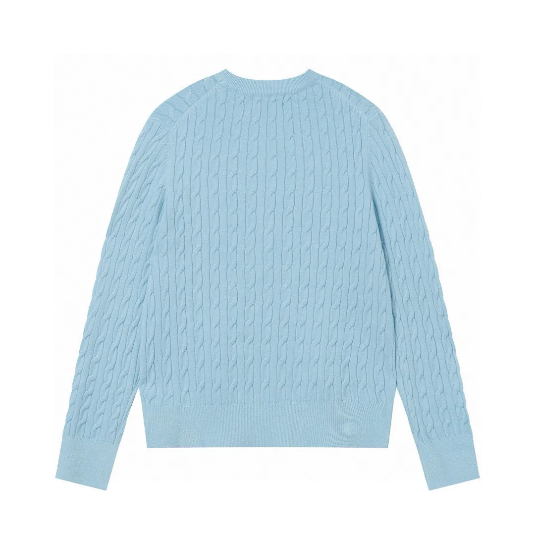 P186 Style No.: 601 -Ralph Lauren RL classic war horse logo embroidered pullover long-sleeved sweater on the chest -The item is made of custom-dyed and custom-spun yarn, purchased from the original version. A full set of customized accessories. Details determine success or failure. Heavy new autumn and winter product. High weight. Soft and delicate. The upper body effect is very nice. Loose fit. Women's model. -Color: white, gray, navy blue, red, khaki, blue, pink. -Sizes: S / M/ Ｌ S size 80-100 jins, M size 100-120 jins, Large size 120-135 jins